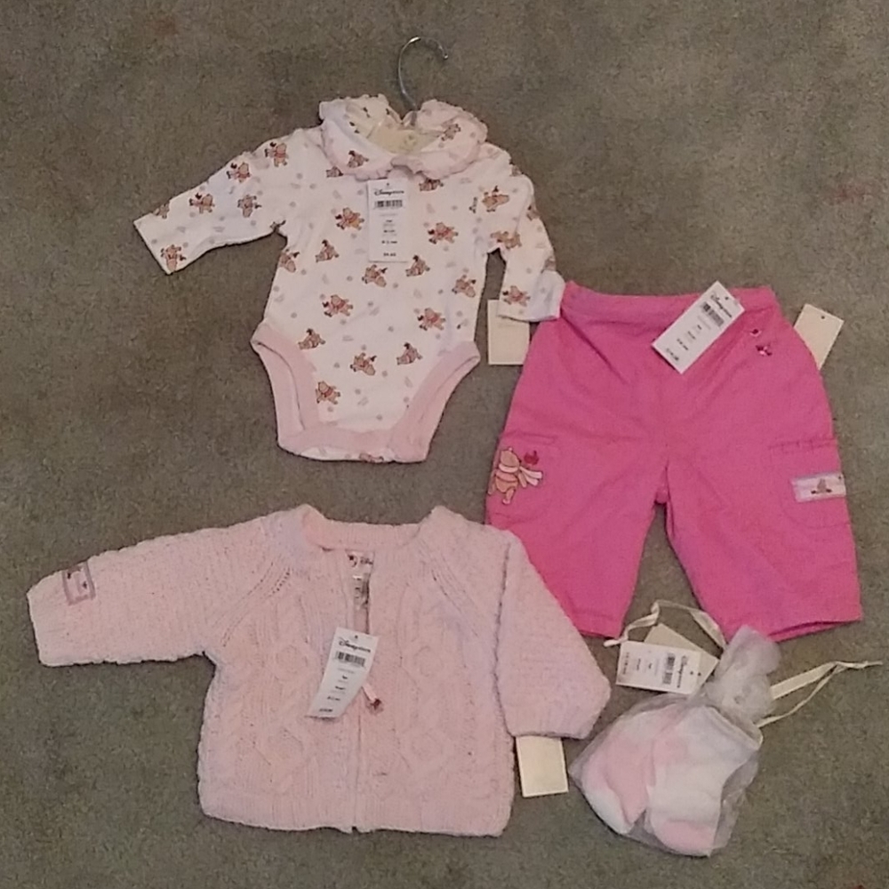 BNWT Disney's Winnie the pooh 4 piece set